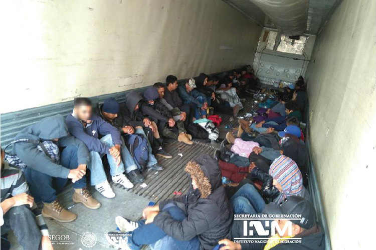 El INM informó que en coordinación con elementos del Ejército Mexicano se logró rescatar a 103 migrantes abandonados originarios de Guatemala, El Salvador y Honduras.